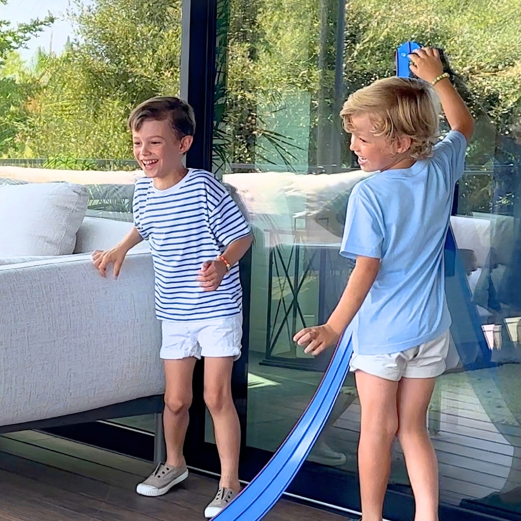 MÁS QUE UN JUGUETE, DIVERSIÓN SIN FRENOS, IMAGINACIÓN EN MOVIMIENTO.​